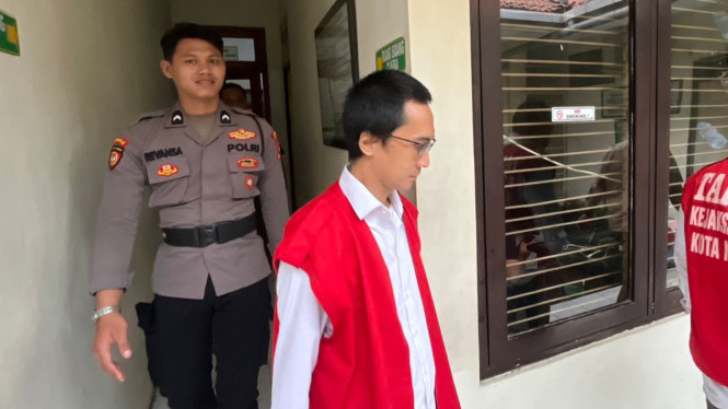 Penahanan Bos Showroom di Mojokerto