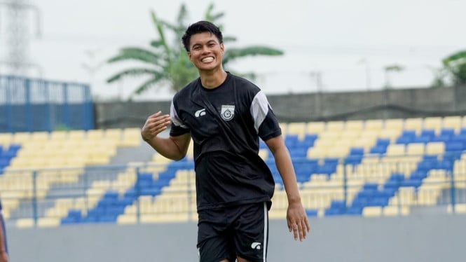 Penyerang Gresik United Roy Yusuf Ivansyah.