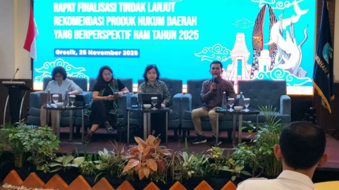Rapat finalisasi produk hukum daerah oleh Kemenham di Gresik.