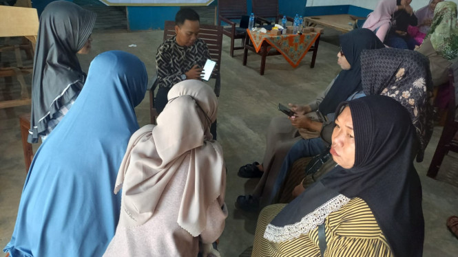 Pendampingan kepada Komunitas Perempuan Hebat di Sumenep.