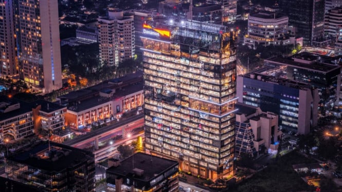 Gedung Bank Danamon.