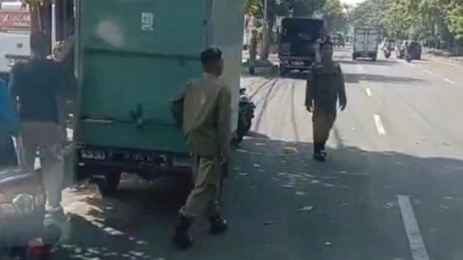 Tangkapan layar aksi pungli oknum Satpol PP Surabaya