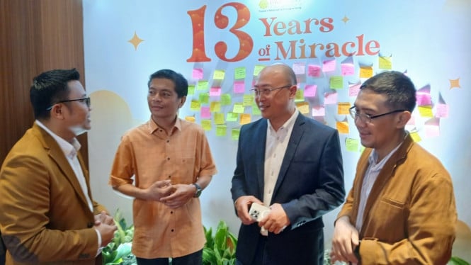 Dari kiri ke kanan : Arik, dr Rezha, dr Benny dan dr Jimmy.