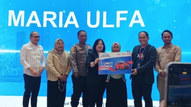 Pemenang Grand Prize Mobil Maria Ulfa.