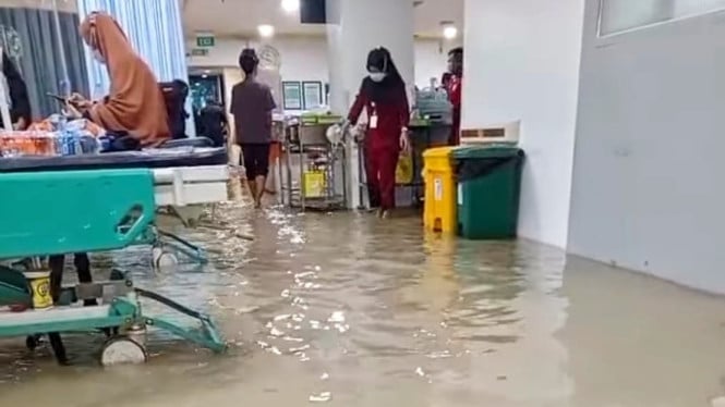 RSUD RT Notopuro Sidoarjo tergenang banjir.