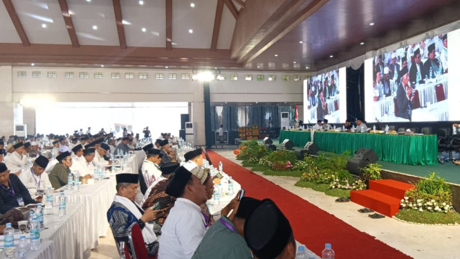 Musyawarah Kubro Mustasyar PBNU dan Kiai Sepuh di Lirboyo Kediri.