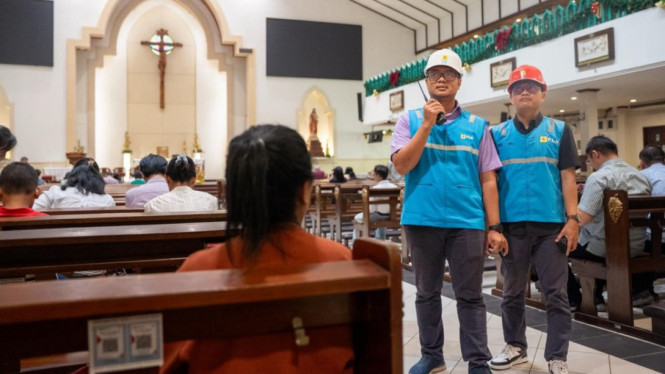 PLN Jatim kunjungi gereja