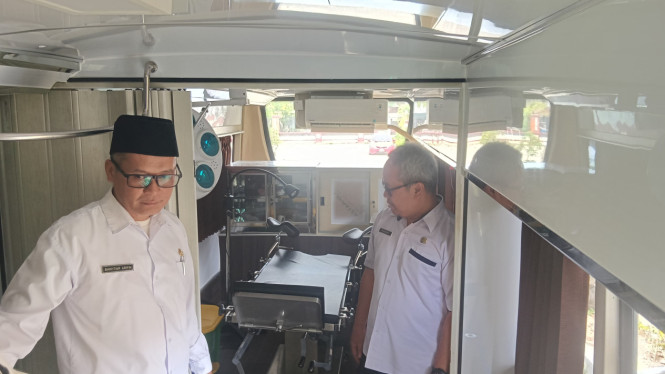 Bus KB Dinkes Trenggalek.