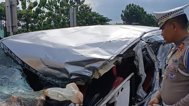 Polisi cek avanza yang tabrak bokong truk