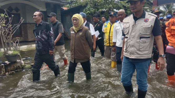 Gubernur Khofifah Tinjau Banjir Lamongan.