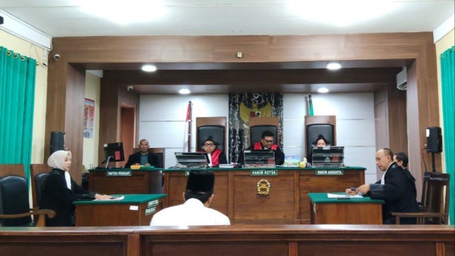 Terdakwa Menjalani Sidang Vonis.