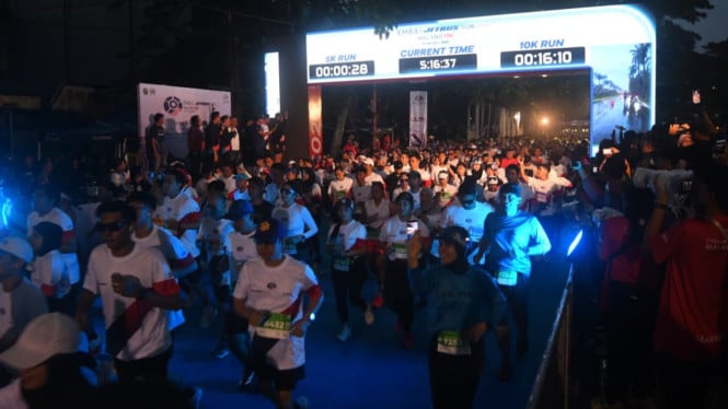 Ribuan pelari ramaikan Emba Jetbus Run Malang.