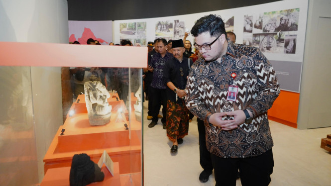 Bupati Kediri Mas Dhito saat di Museum.