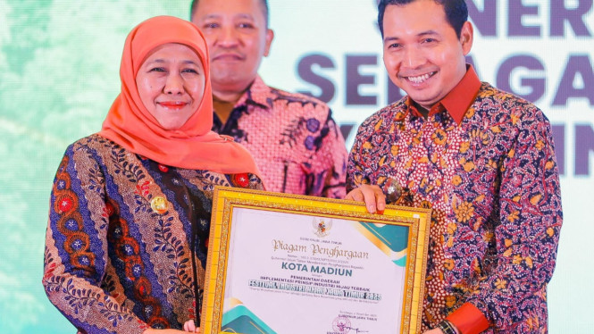 Khofifah dan F. Bagus Panuntun.
