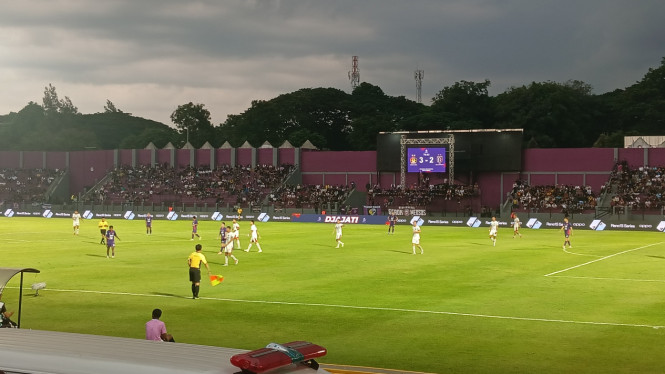 Pertandingan Persik Vs Bali United.