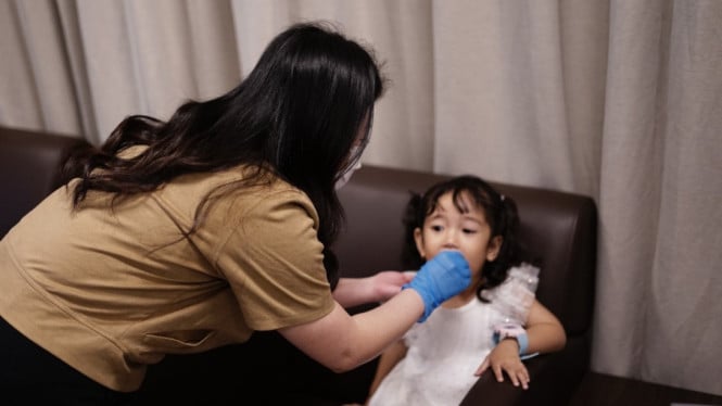 Seorang anak mendapat Vitamin A