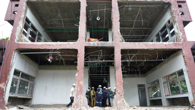 Rehabilitasi Gedung Pemkab Kediri.