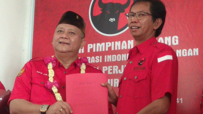 Almarhum Adi Sutarwijono (kanan) dan Whisnu Sakti Buana.