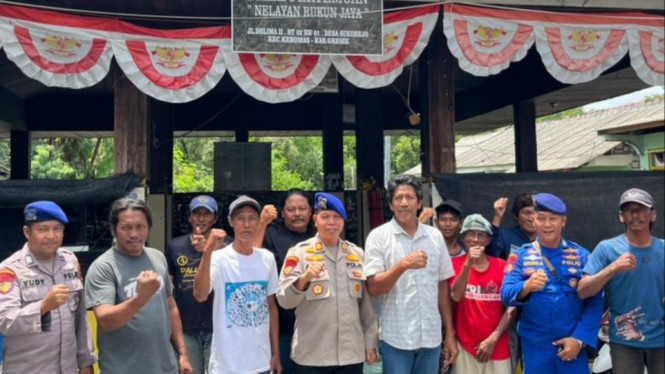 Satpolairud Gresik dan nelayan Gresik
