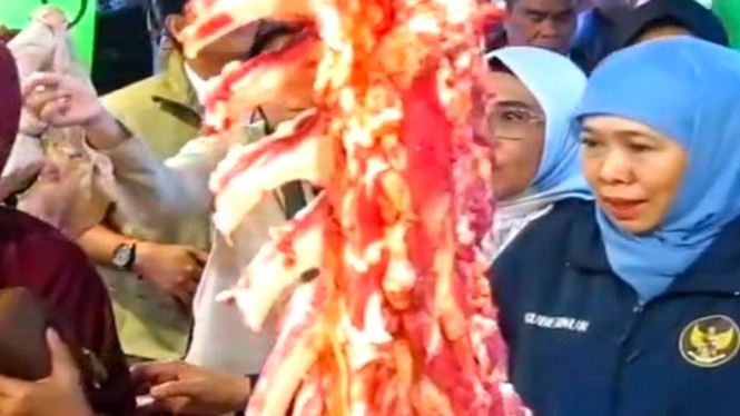 Gubernur Khofifah di Pasar Larangan Sidoarjo.