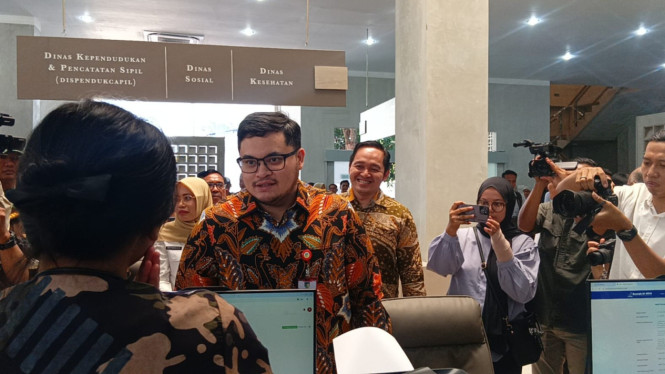 Bupati Kediri Hanindhito Himawan Pramana.