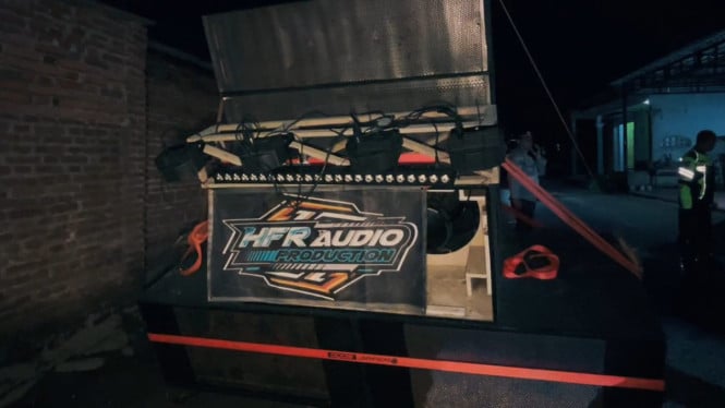 Soundsystem disita polisi gegara bangunkan sahur di Tulungagung.