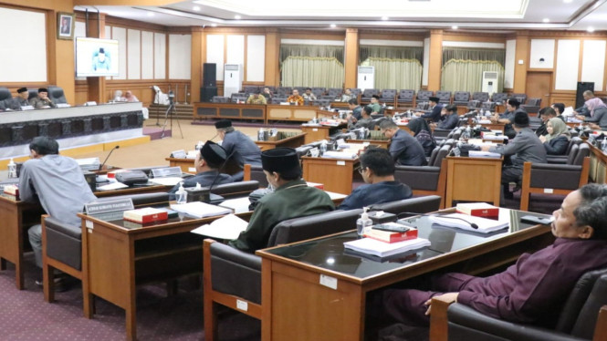 Rapat Paripurna DPRD Gresik