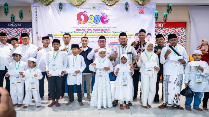 Ramadan Penuh Makna, 300 Anak Yatim Belanja Baju Lebaran Bersama Orang Tua Asuh