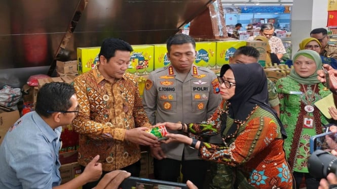 Sidak Bupati Subandi ke Pusat Perbelanjaan.