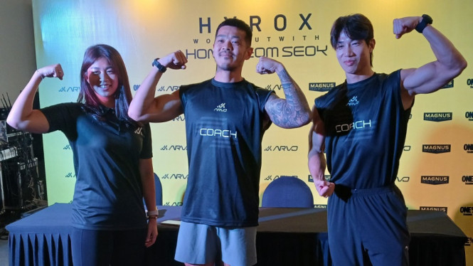 Dari kiri : Josephine, Charles dan Mr Hong