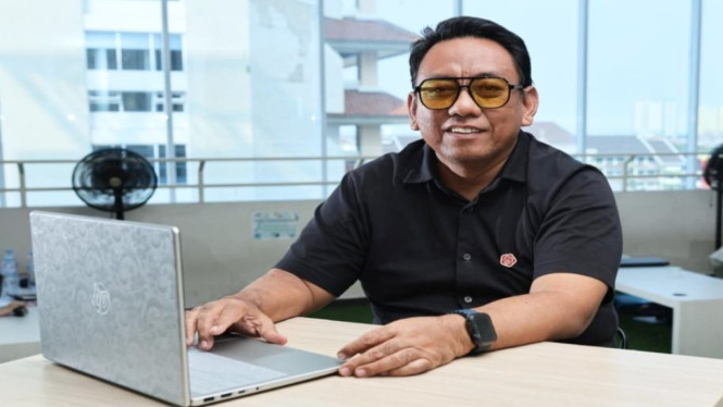 Pakar Teknologi Informasi dari UNTAG Surabaya, Supangat PhD