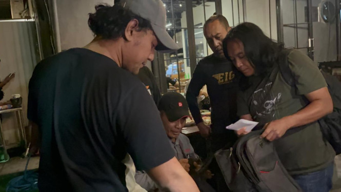 Polisi melakukan OTT Oknum Wartawan Mojokerto.
