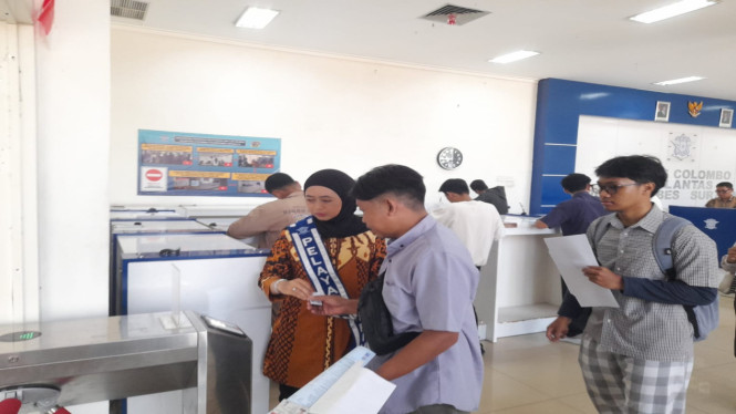 Suasana di Satpas Pelayanan SIM