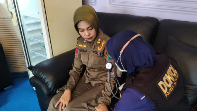 Cek Kesehatan Personel.
