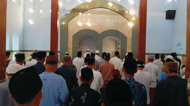 Jemaah Ponpes Al-Khoiriyah Tulungagung.