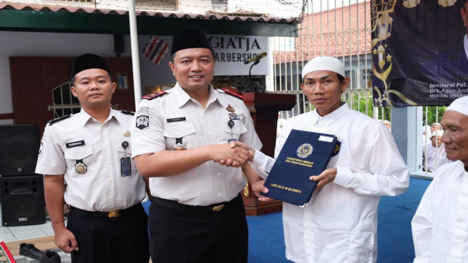 Lapas Mojokerto memberikan remisi kepada Narapidana