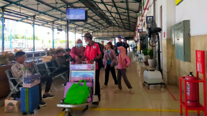 Suasana Penumpang Kereta Daop 7 Madiun.