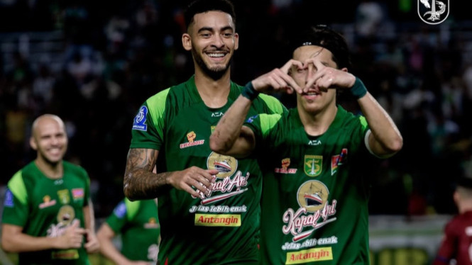 Francisco Rivera Merayakan Gol ke Gawang Persita.