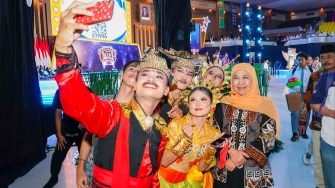 Gubernur Khofifah di Ajang Talenta Murid Jatim.