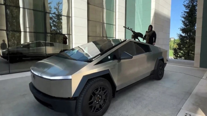 Mobil perusahaan Tesla
