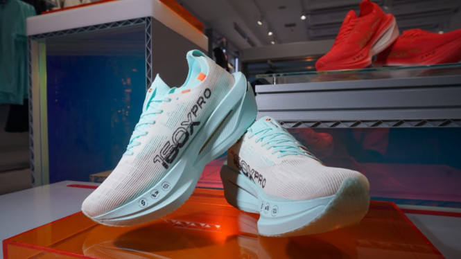 Sepatu produk XTEP
