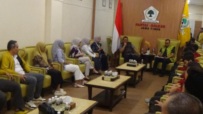 Diskusi aktivis Kopri PMII dan IMM Jatim di kantor DPD Golkar Jatim