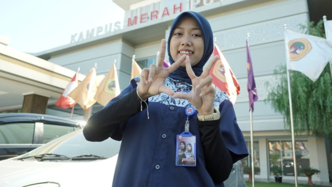 Mahasiswa Universitas 17 Agustus 1945 (Untag) Surabaya, Feriona Ayurizta Iliyas.