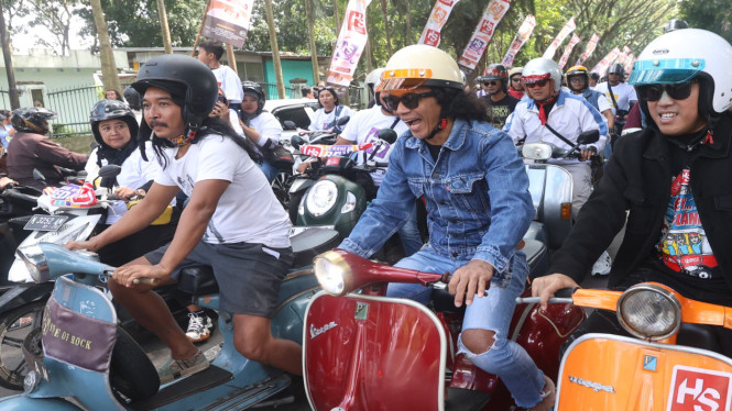 Kaka Slank bersama ratusan pemotor di Kota Malang.