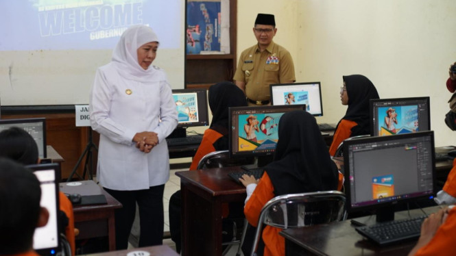 Gubernur Khofifah Saat di UPT PTKK.