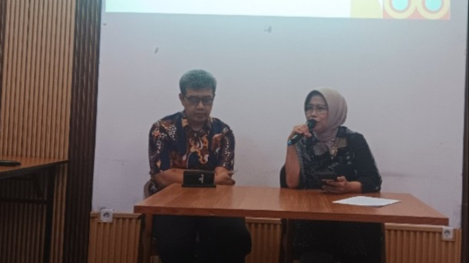 Ketua Gapero Surabaya Sulami Bahar (Kanan).
