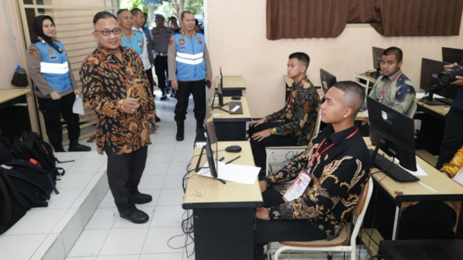 Kompolnas pantau tes Polda Jatim