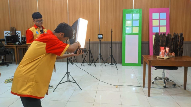 Para Siswa Mengikuti Pelatihan Kompetensi di PTKK.