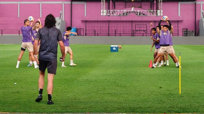 Tim Persik Kediri saat sesi latihan.