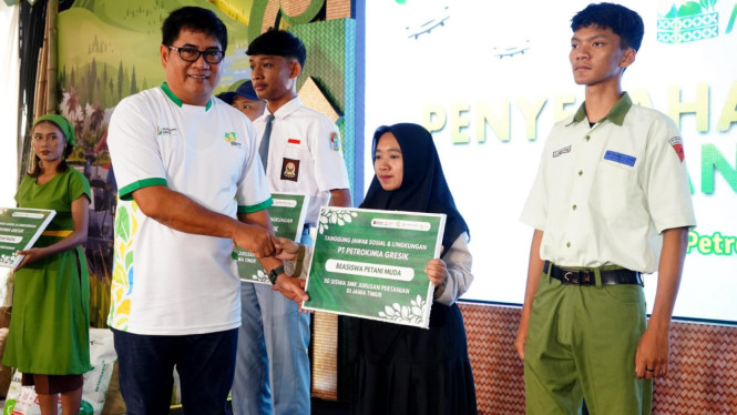 Beasiswa bagi petani muda dari Petrokimia Gresik